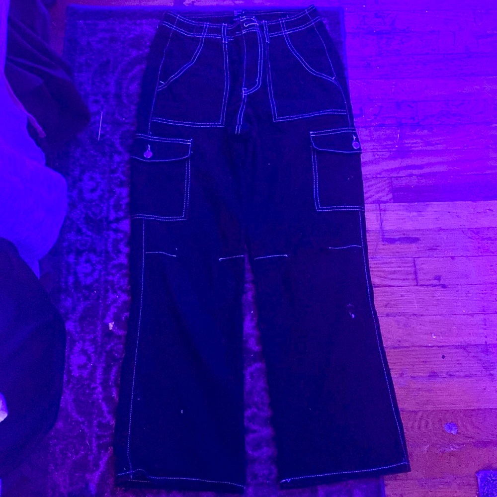 black cargos